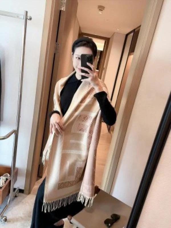 FENDI PREMIUM UNISEX WOOLLEN STOLE WITHBOX 1977