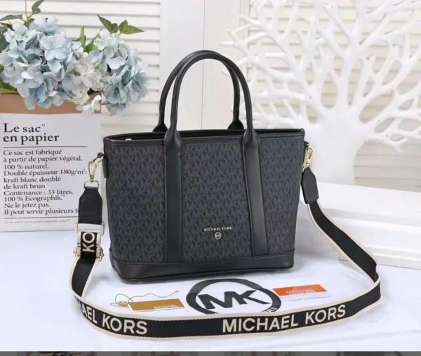 Michael kors luisa Medium Logo with dust bag 5419