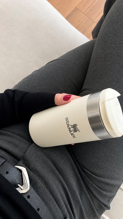 Premium Insulated Travel Coffee Mug 470 ml – Stainless Steel Vacuum Flask with Flip Lid (Beige)