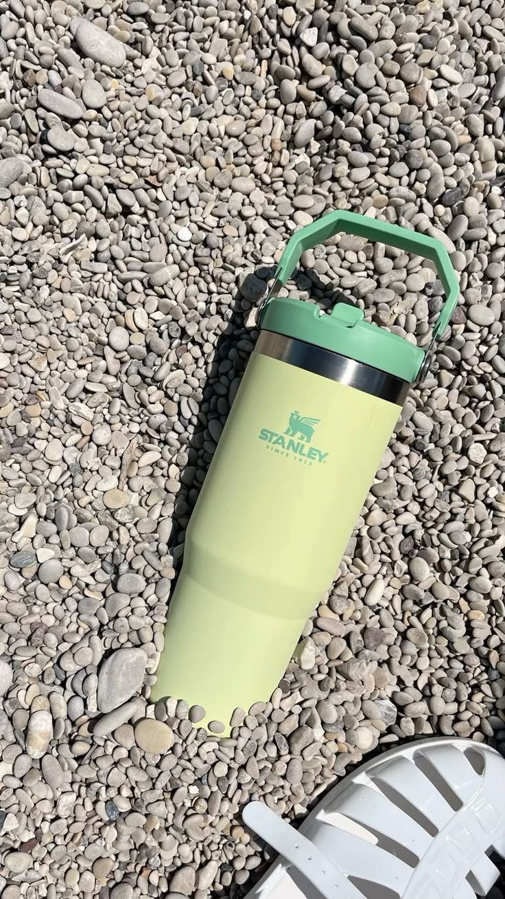 Stanley Ice-Flow Stainless Steel Tumbler with Straw – Green