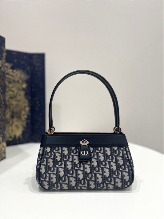 CHRISTIAN DIOR KEY OBLIQUE SMALL BAG WITH OG BOX 1162