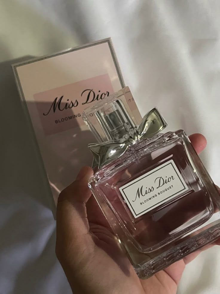 MISS DIOR