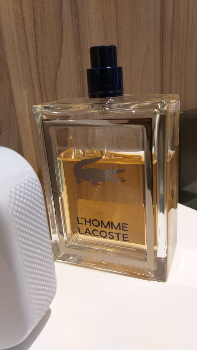 L homme LACOST E