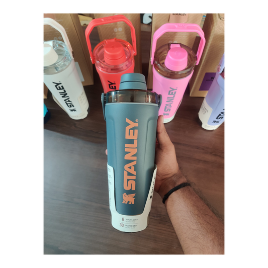 Stanley 20oz Activate Shaker Bottle – Dark Grey
