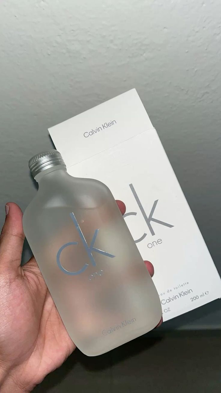 CALVIN KLEIN EAU DE TOILETTE WHITE 100ML (348)