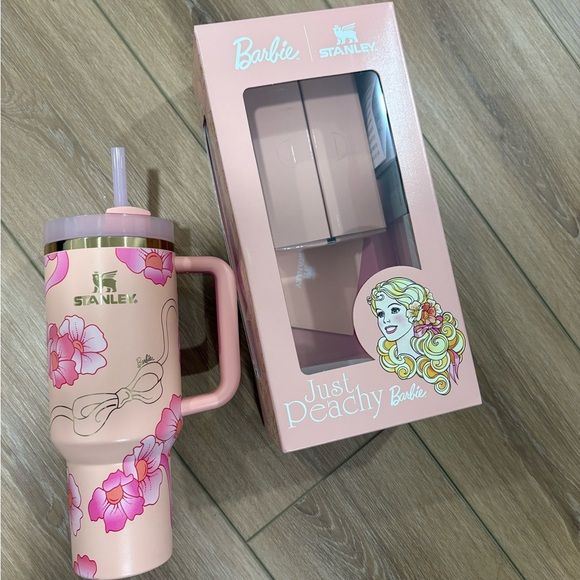 Stanley x Barbie™ ’80s Peaches ’N Cream Quencher
