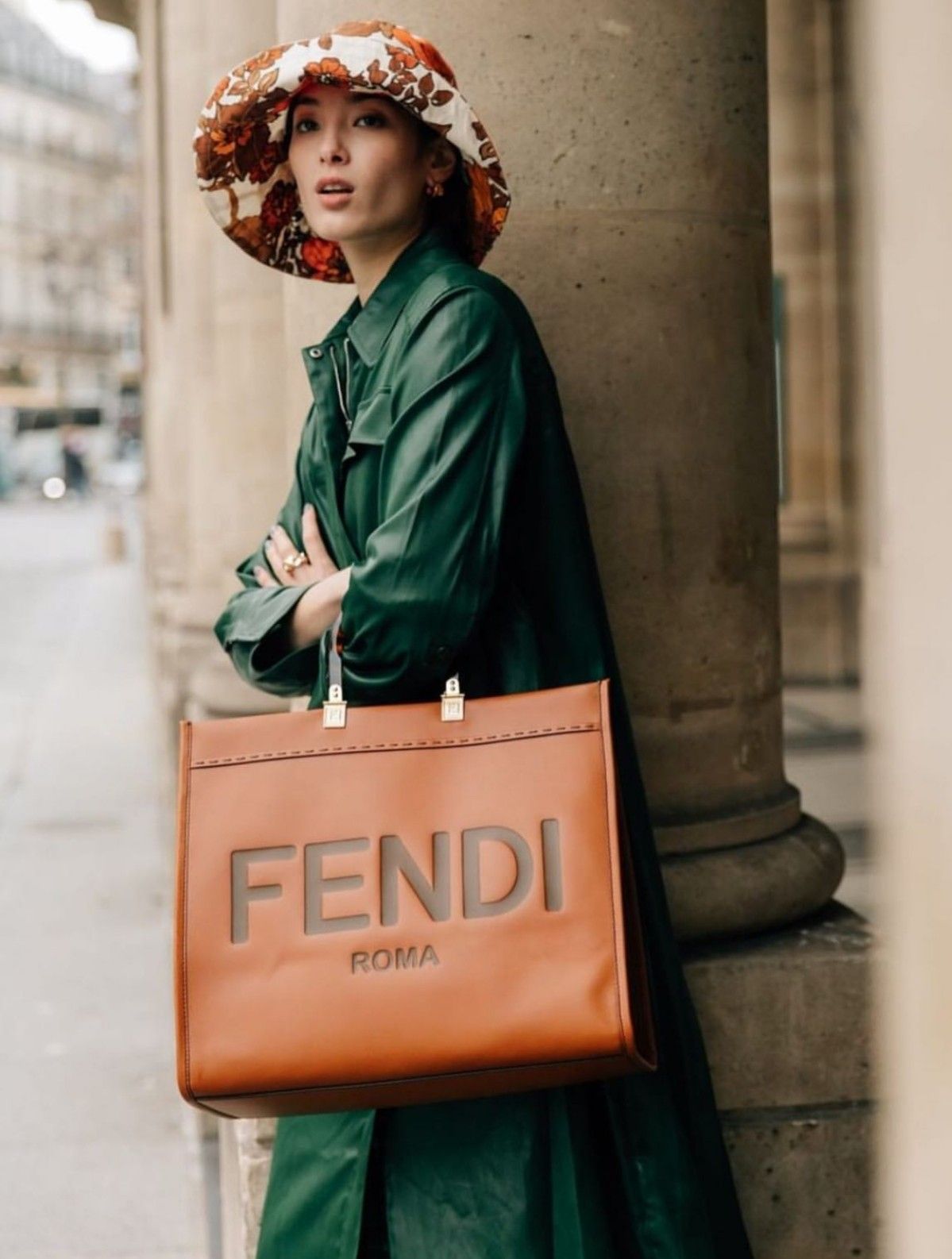 fendi roma plain ladies trendy leather handbag (238) 35 cm big size