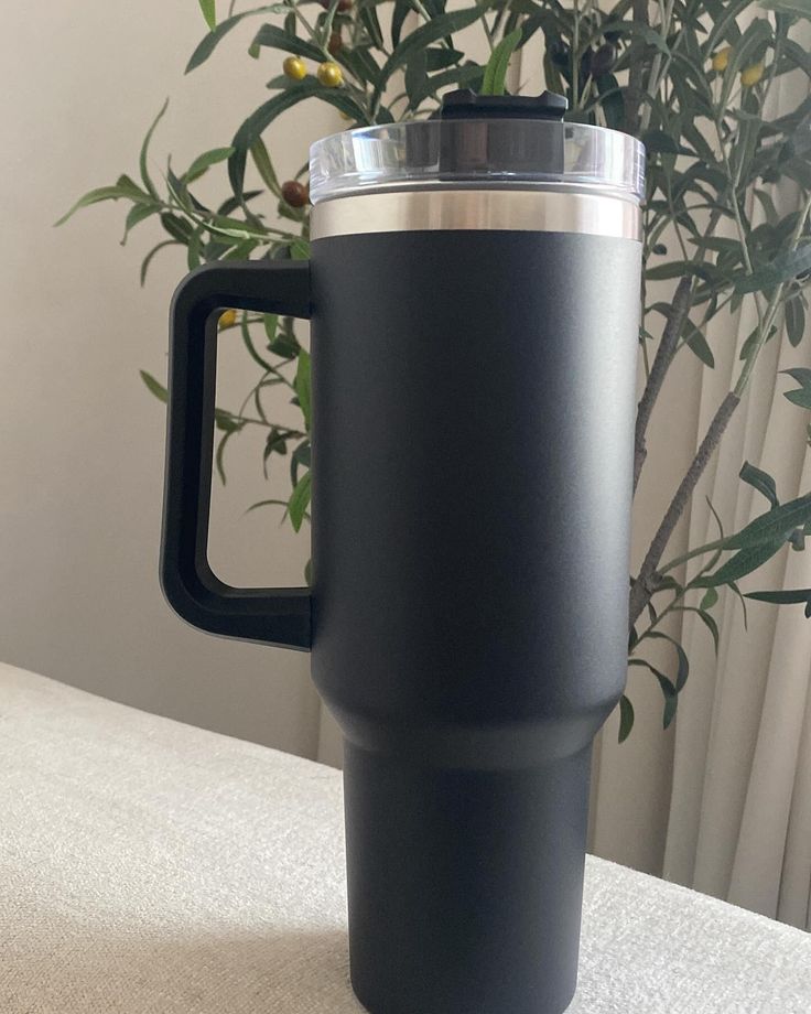 1200ML Insulated Tumbler – Keeps Drinks Ice Cold for 12 Hours ❄️-Black